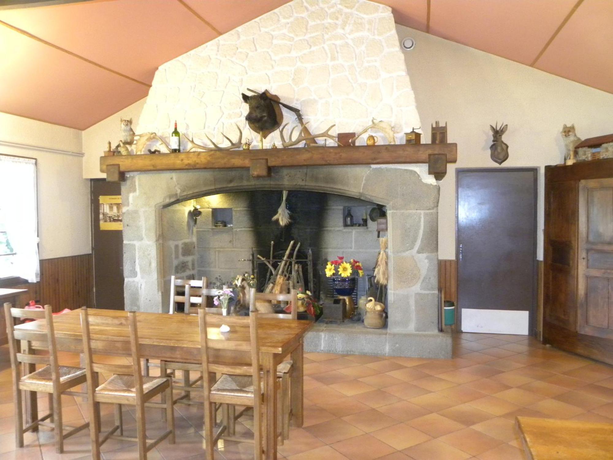 Auberge Les Volpilieres Ruynes-en-Margeride Ngoại thất bức ảnh